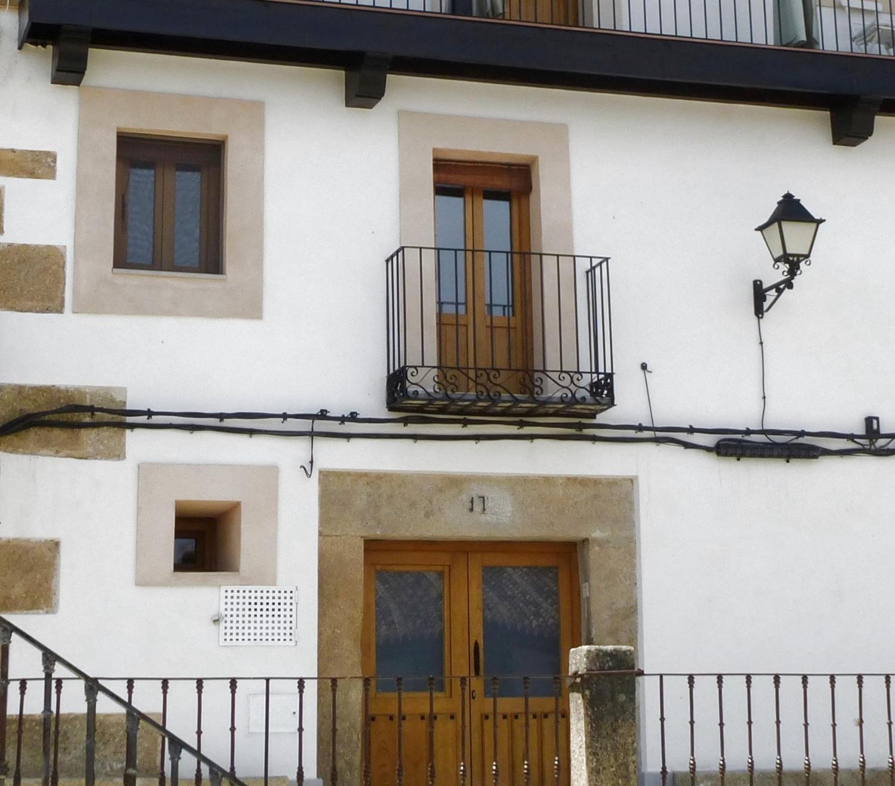 Apartamentos Rurales Entre Fuentes クアコス・デ・ユステ エクステリア 写真